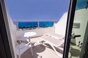 thumbnail: Outdoor dining
