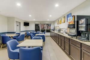 thumbnail: Breakfast area