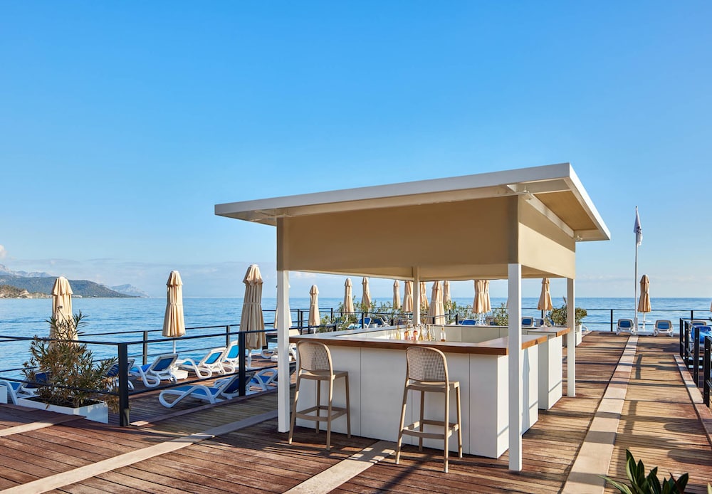 Beach bar