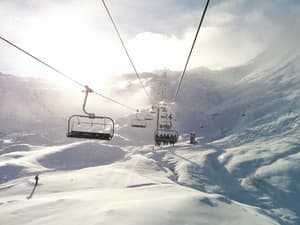 thumbnail: Skiing