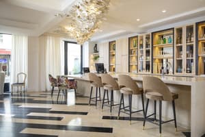 thumbnail: Bar (on property)