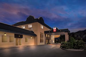 thumbnail: Front of property
