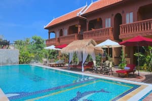 thumbnail: Outdoor pool