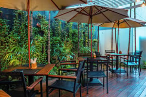 thumbnail: Restaurant