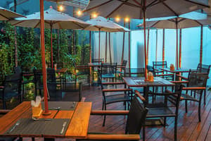 thumbnail: Restaurant