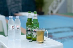 thumbnail: Bar (on property)