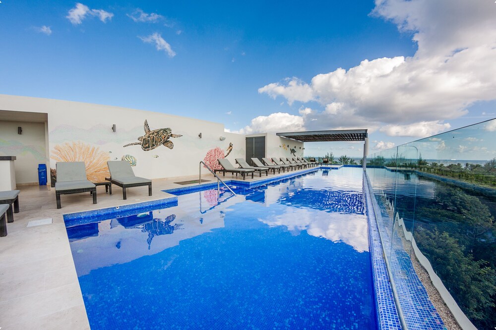Rooftop pool