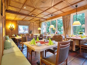 thumbnail: Restaurant