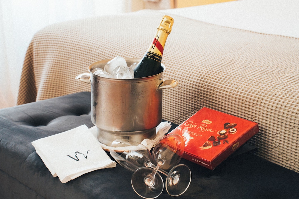 Champagne service