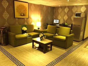 thumbnail: Lobby sitting area