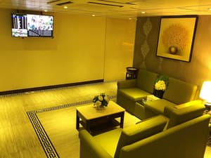 thumbnail: Lobby sitting area