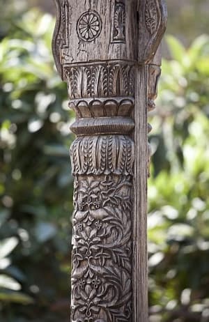 thumbnail: Exterior detail