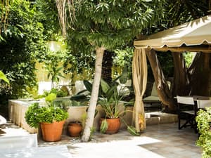 thumbnail: Courtyard