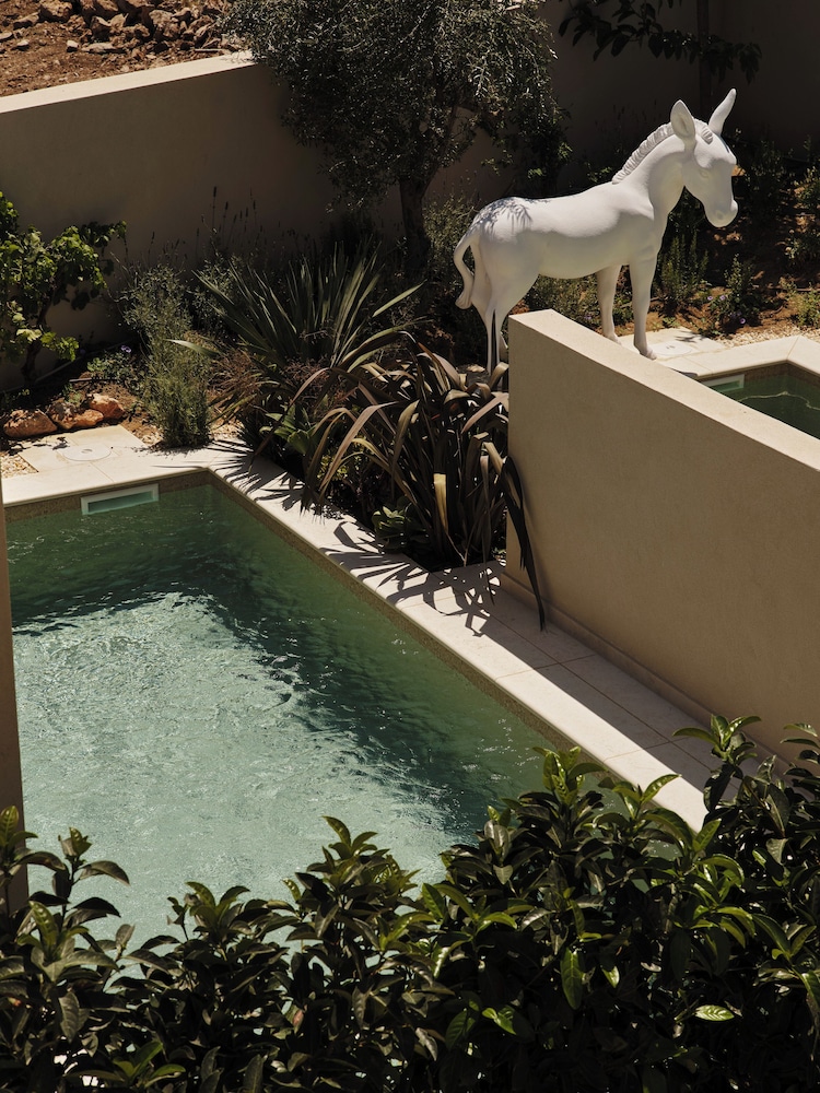 Private pool