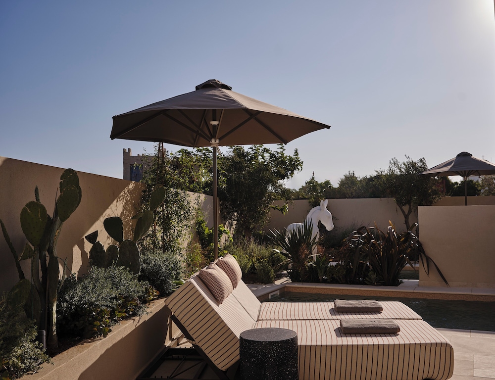 Private pool