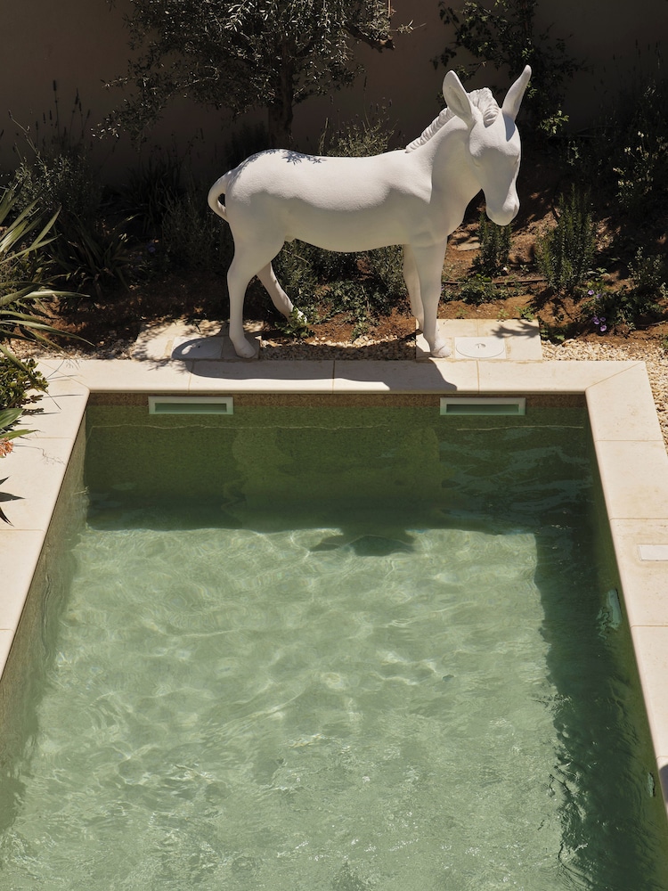 Private pool