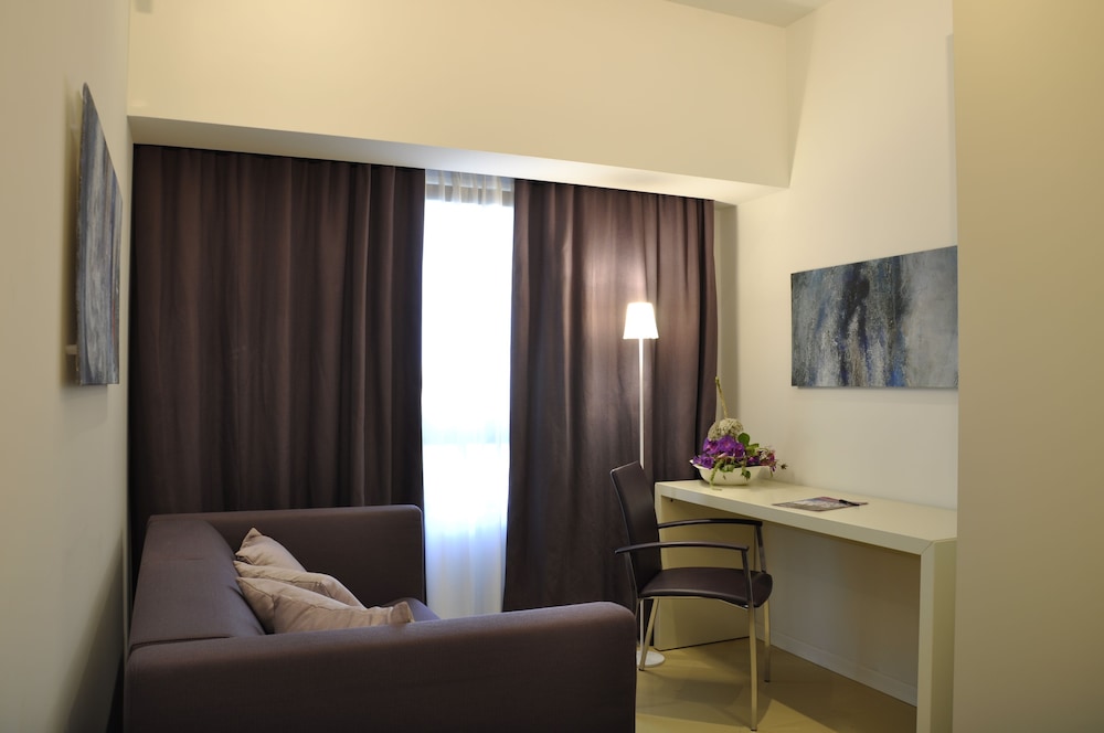 In-room business center