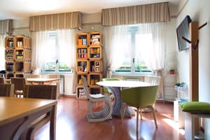thumbnail: Interior entrance
