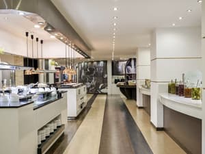 thumbnail: Restaurant