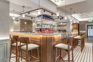 thumbnail: Bar (on property)