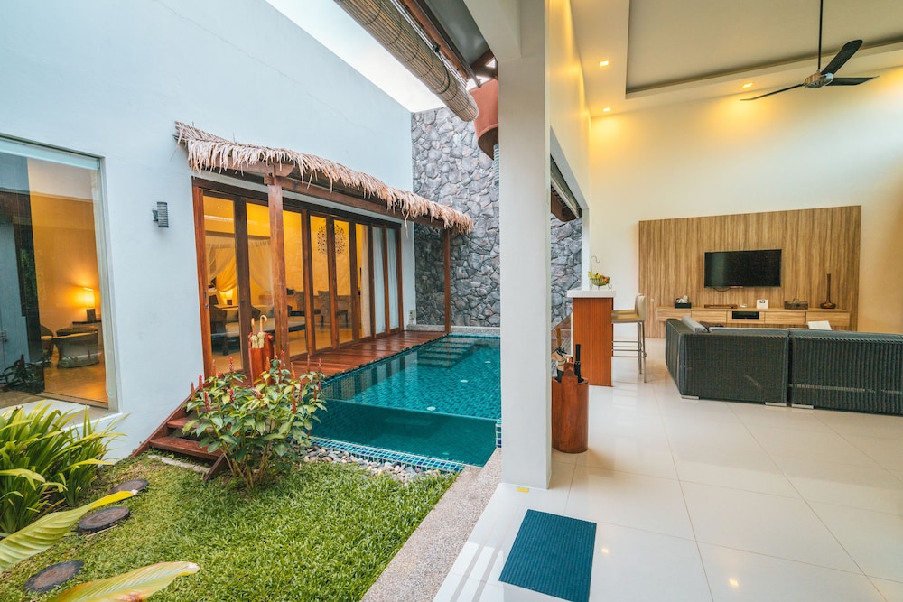 Private pool