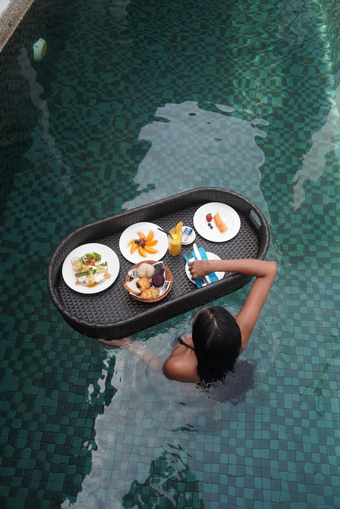 Private pool