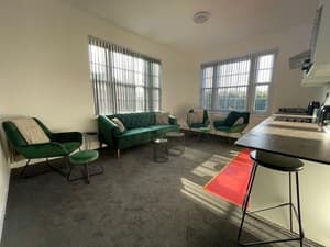 thumbnail: Lounge