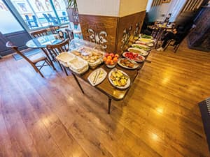thumbnail: Snack bar