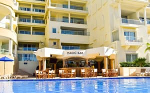 thumbnail: Poolside bar