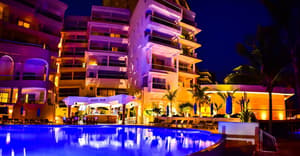 thumbnail: Poolside bar