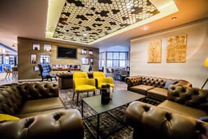 thumbnail: Lobby lounge