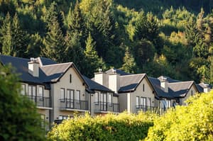 thumbnail: Front of property