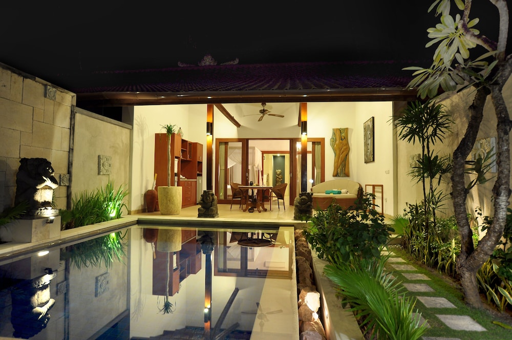 Private pool