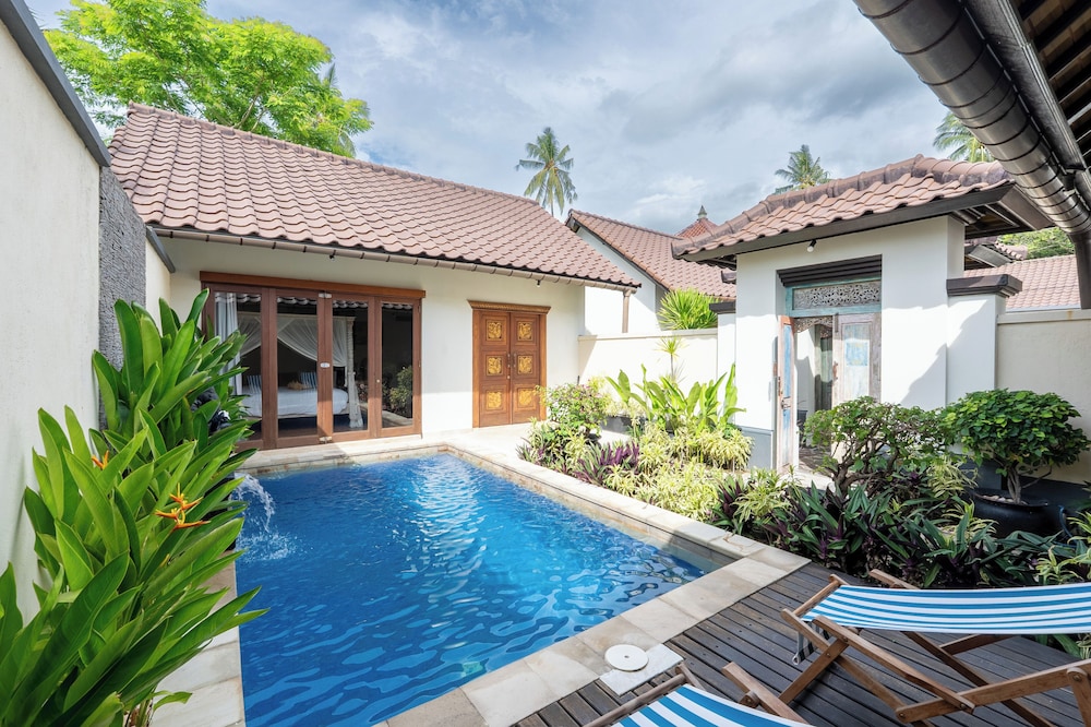 Private pool