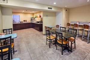 thumbnail: Breakfast area