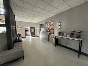 thumbnail: Lobby sitting area