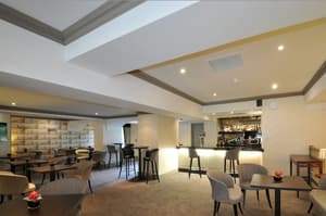 thumbnail: Bar (on property)