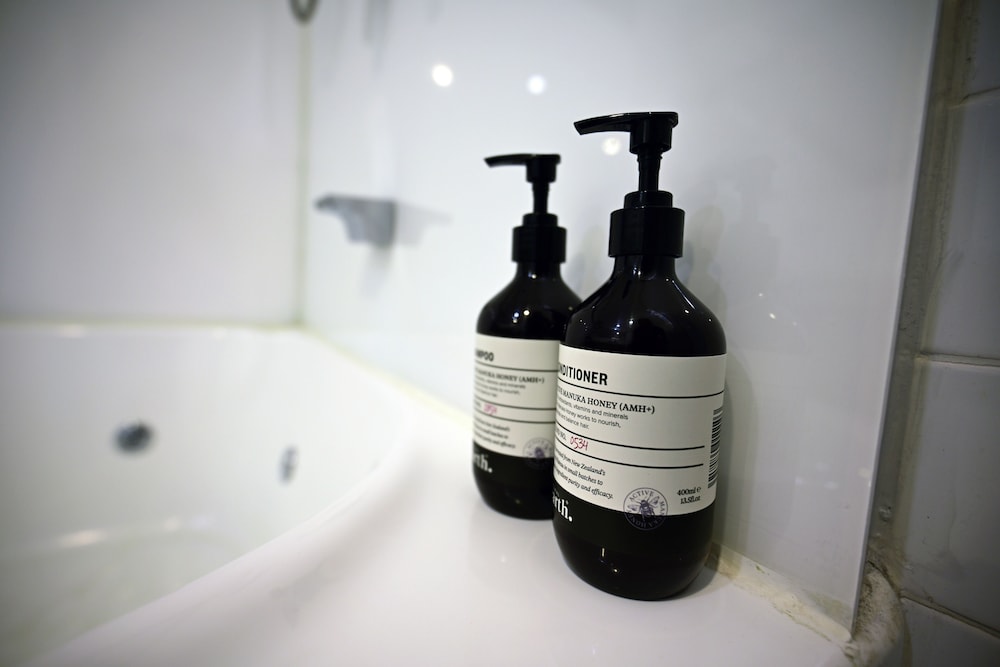 Bathroom amenities