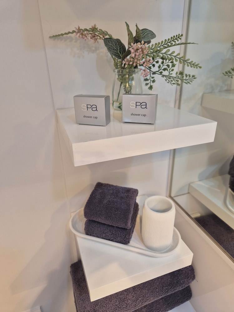 Bathroom amenities
