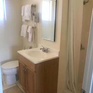 thumbnail: Bathroom amenities