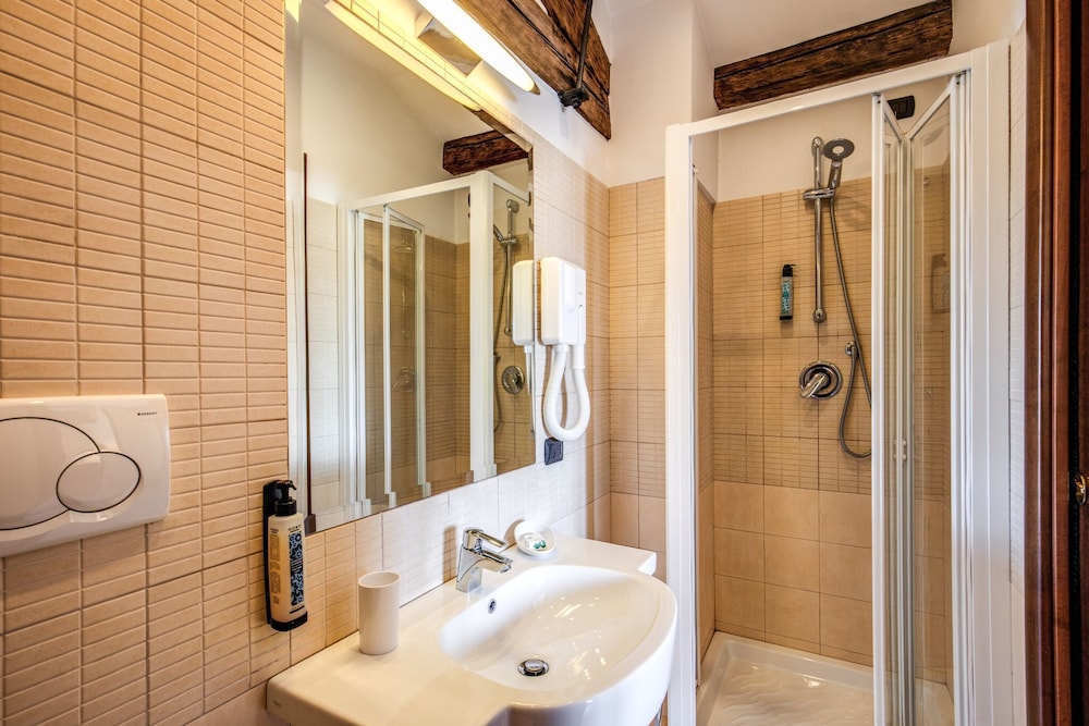 Bathroom shower