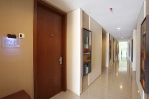thumbnail: Hallway