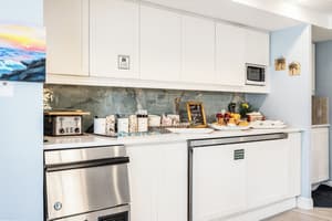 thumbnail: Breakfast area
