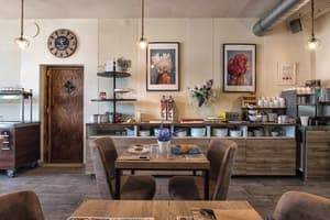 thumbnail: Breakfast area