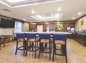 thumbnail: Breakfast area