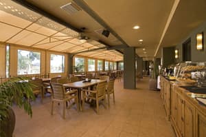thumbnail: Breakfast area