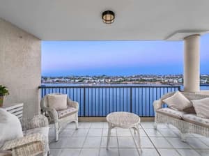 thumbnail: Front of property