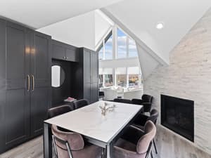 thumbnail: Dining room