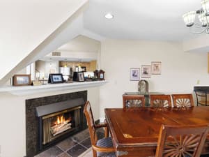 thumbnail: Dining room