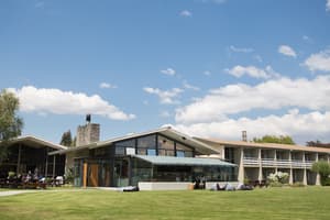 thumbnail: Bar (on property)